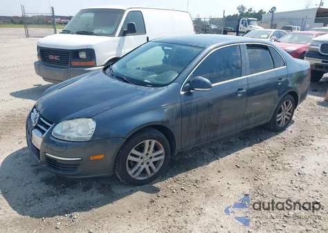 2007 Volkswagen Jetta 2.5 z USA, uszkodzony, nr VIN 3VWRF71K67M131095